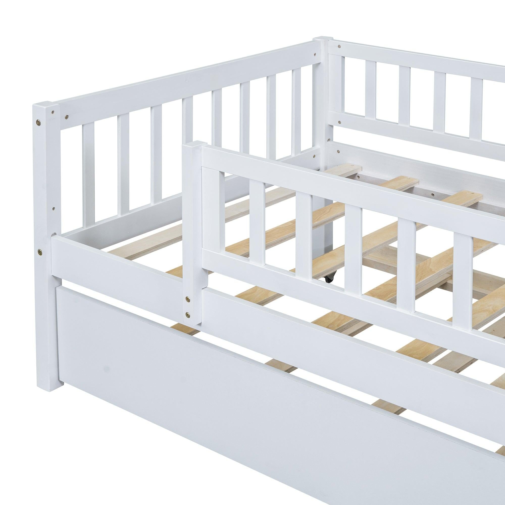 Twin Size Wood Daybed with Trundle and Fence Guardrails, White